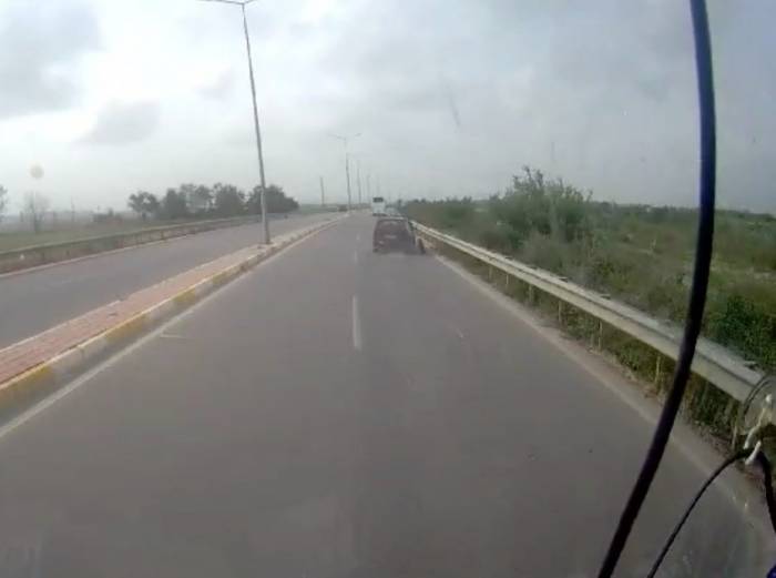 Seyir Halindeki Tofaş Otomobilin Tekeri Çıktı, O Anlar Kameraya Yansıdı