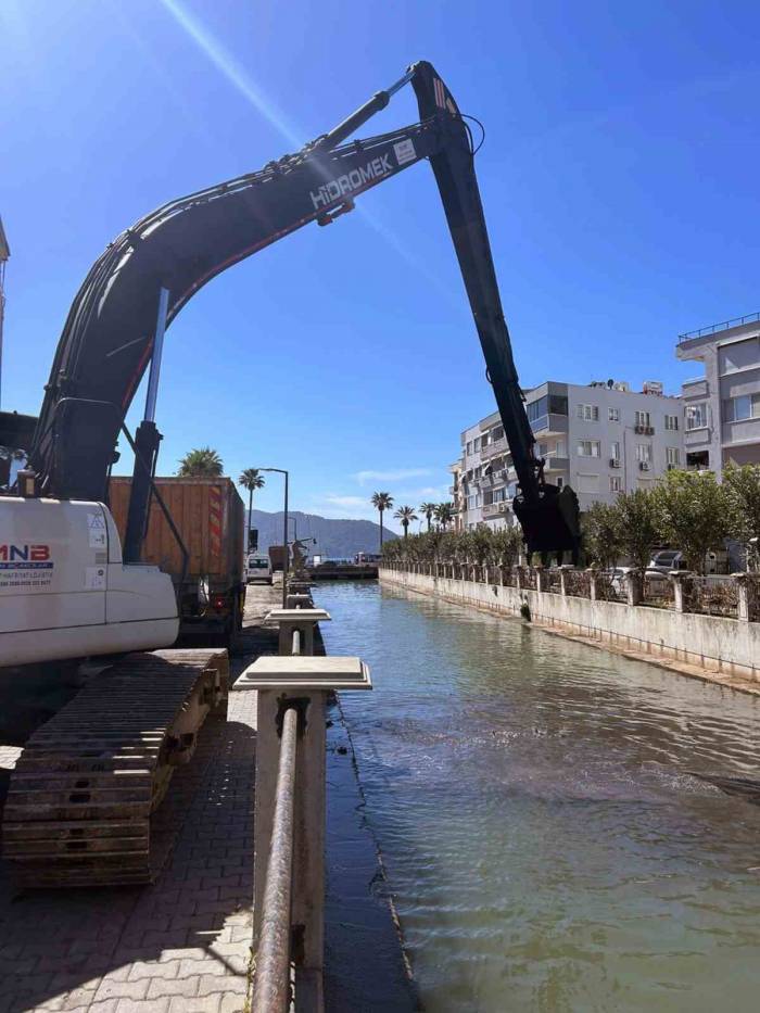 Marmaris’te Dereler Temizleniyor