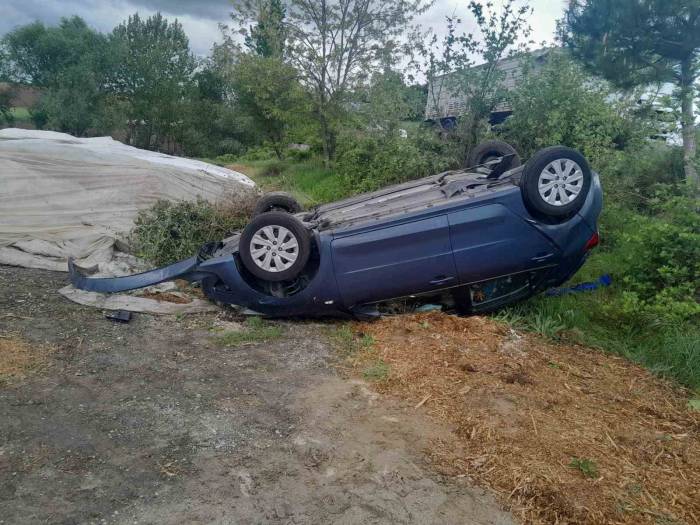 Tırın Arkadan Çarptığı Otomobil Takla Attı; 3 Yaralı