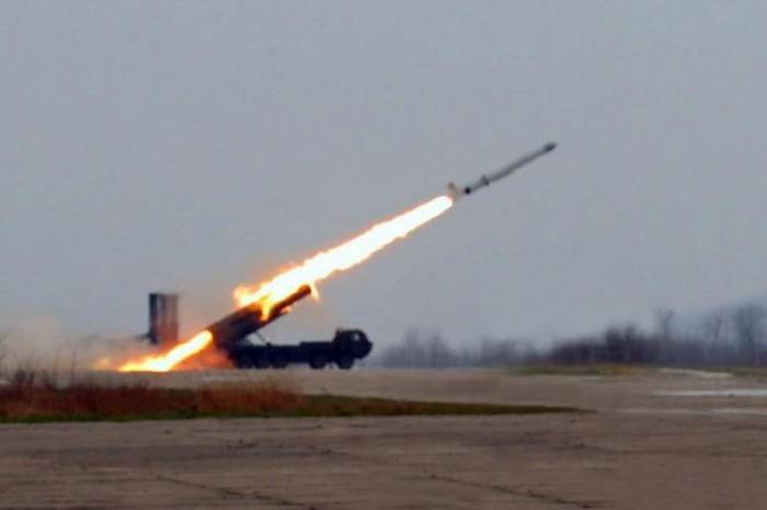 Kuzey Kore, Süper Büyük Savaş Başlığı İle Yeni Tip Uçaksavar Füzesini Test Etti