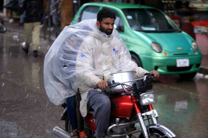 Pakistan’daki Sel Ve Yıldırımlarda Can Kaybı 87’ye Yükseldi