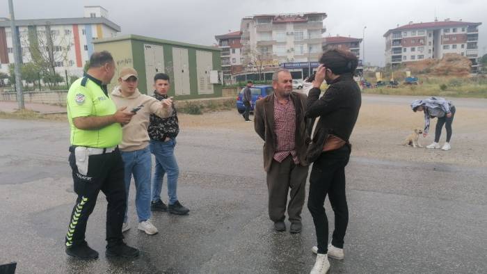 Otomobille Çarpışan Motosikletin Sürücüsü Yaralandı