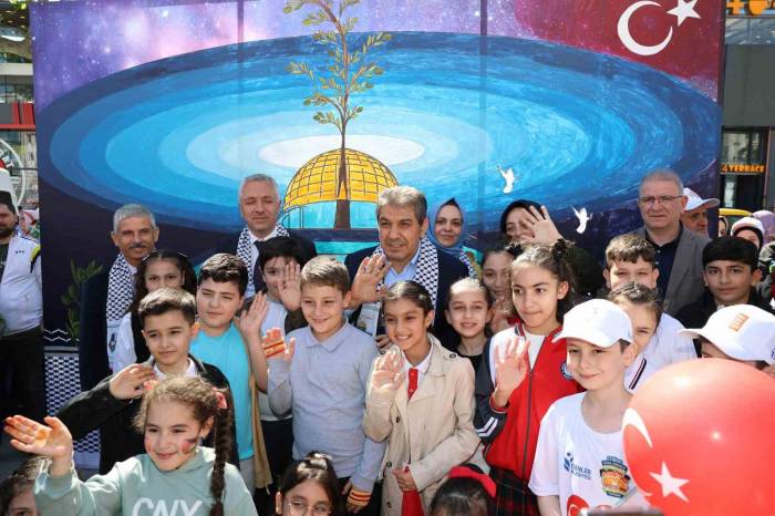 Esenler’de 14. Uluslararası Barış Ekmeği Festivali Düzenlendi