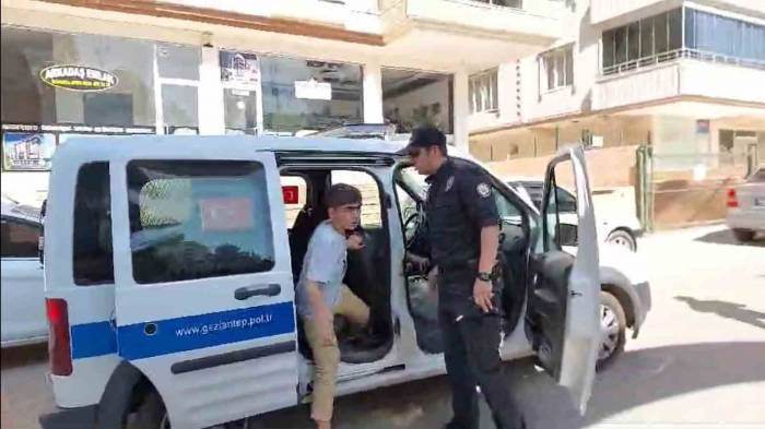 Bursluluk Sınavında Kimliğini Unutan Öğrencinin İmdadına Polis Ekipleri Yetişti