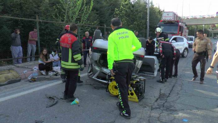 Kontrolden Çıkan Otomobil Takla Attı: 2’si Ağır 4 Yaralı