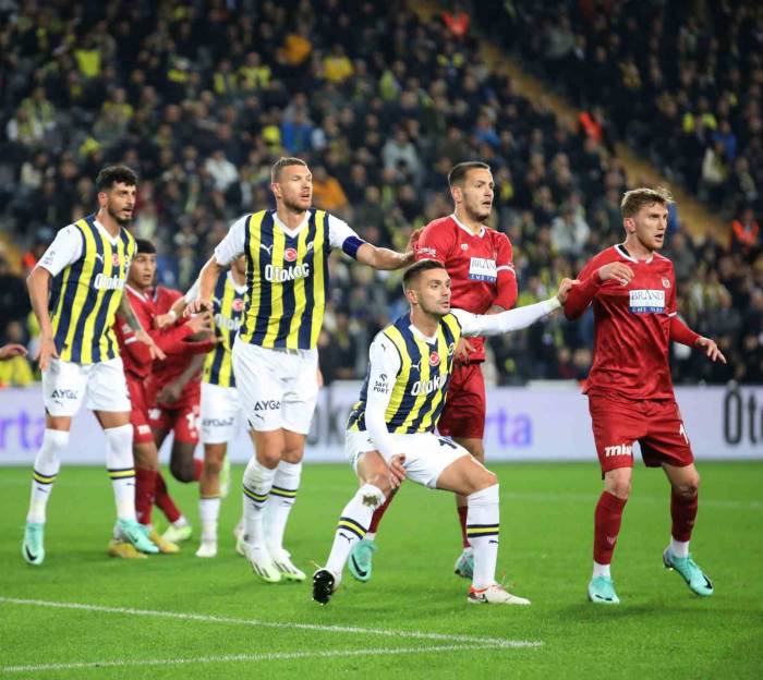 Sivasspor - Fenerbahçe Maçlarında 120 Gol Atıldı