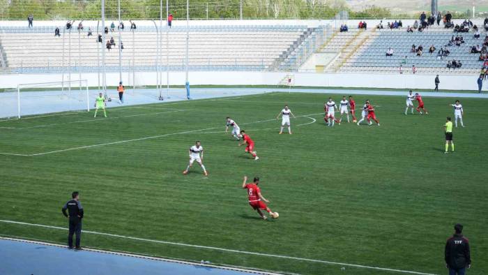 Tff 3. Lig: Kırıkkalegücü Fsk: 3 - Gümüşhane Sportif Faaliyetler: 1