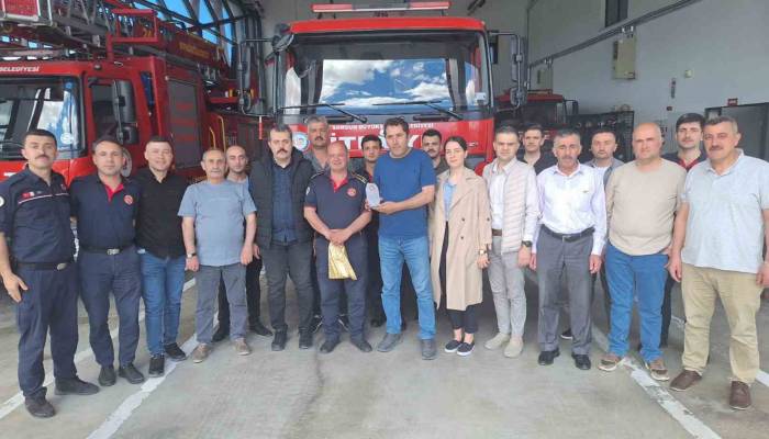 Vezirköprü’de Emekliye Ayrılan İtfaiye Personeli Uğurlandı