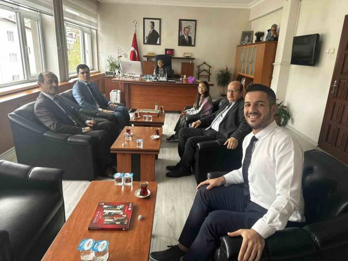 Orhaneli Kaymakamlık Koltuğuna Sahre Ay Oturdu