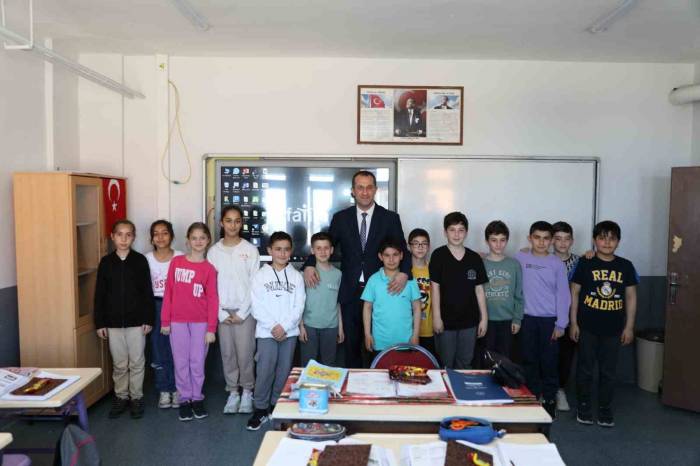 Başkan Ekim’den Çocuklara 23 Nisan Hediyesi