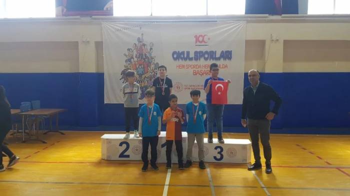 Bozüyük Belediyesi Satranç Sporcuları Turnuvadan Madalyalarla Döndü