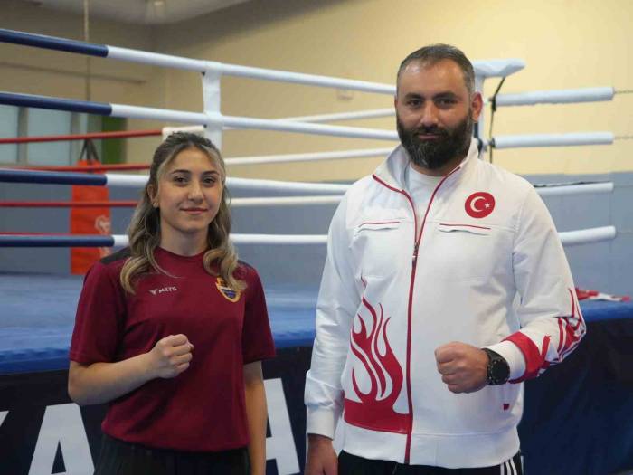Balkan Şampiyonu Asuman, Dünya Şampiyonasında Altın Madalya İçin Ringe Çıkacak