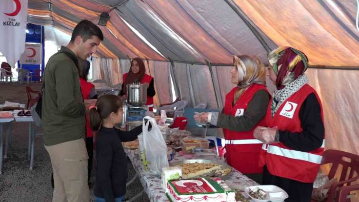 Erciş’te Filistin Yararına Yardım Kampanyası Düzenlendi