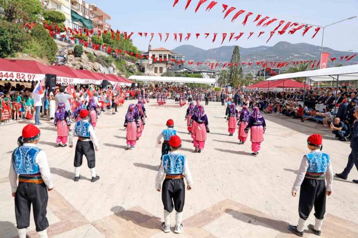 Dünya Çocukları 23 Nisan’da Alanya’da Buluştu