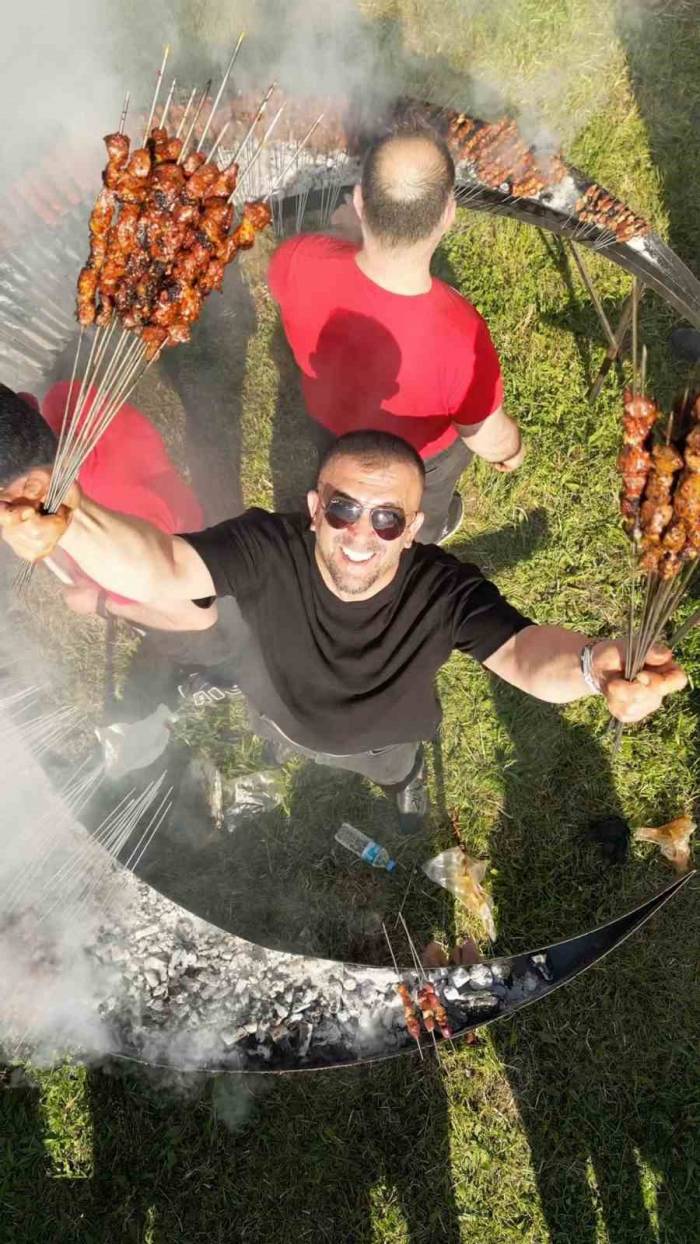 23 Nisan’da Ay Yıldızlı Mangalda Ciğer Ziyafeti