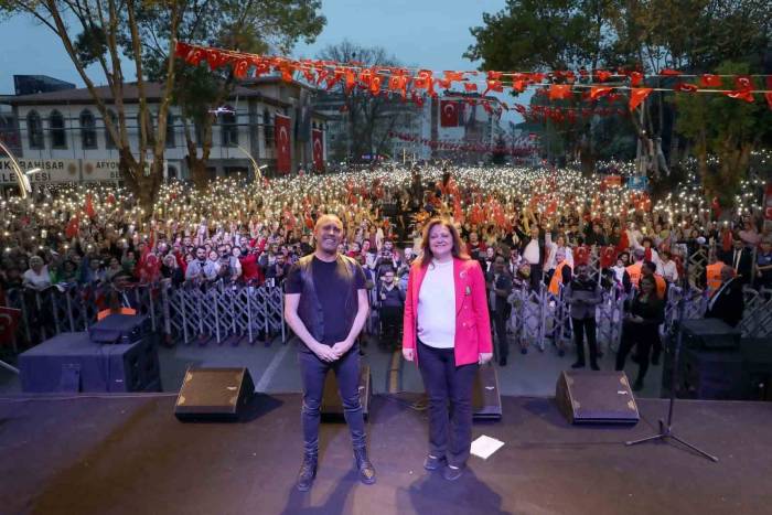 Haluk Levent Bayramda Afyonkarahisar’ı Coşturdu