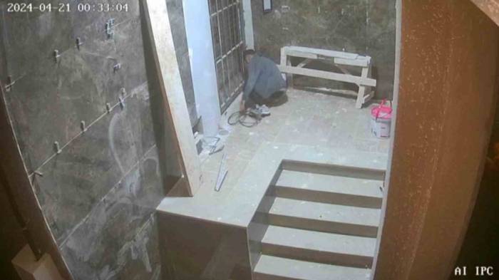 Elektriği Kesip Kabloları Çaldı, Hırsızlık Anı Kamerada