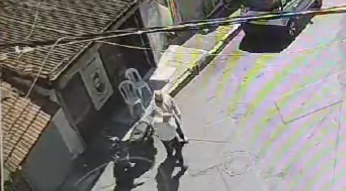 Beyoğlu’nda Berbere “Tıraş Ücreti” Saldırısı Kamerada: 150 Lira İçin Kurşun Yağdırdı