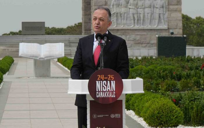 Çanakkale Kara Savaşları’nın 109. Yıl Dönümü Etkinlikleri Şehitler Abidesi’nde Törenle Başladı