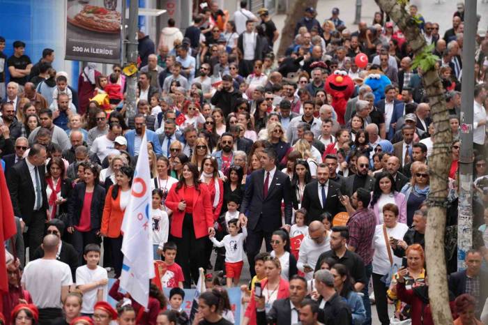 Kartal’da ‘23 Nisan’ Coşkusu Doyasıya Yaşandı