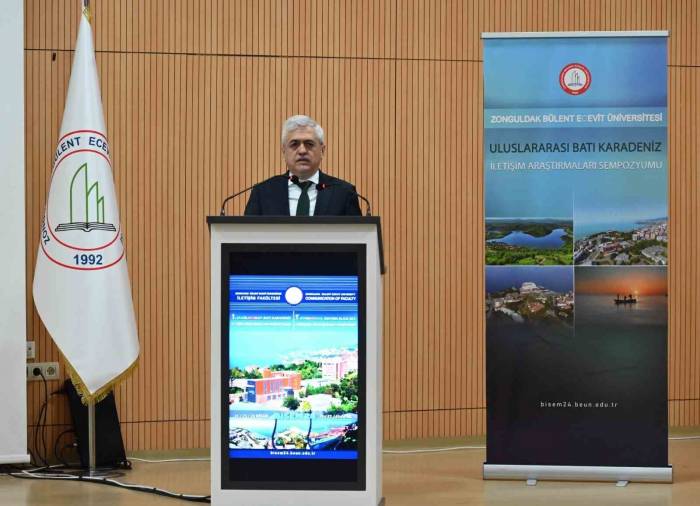Zbeü’de 1. Uluslararası Batı Karadeniz İletişim Araştırmaları Sempozyumu Başladı