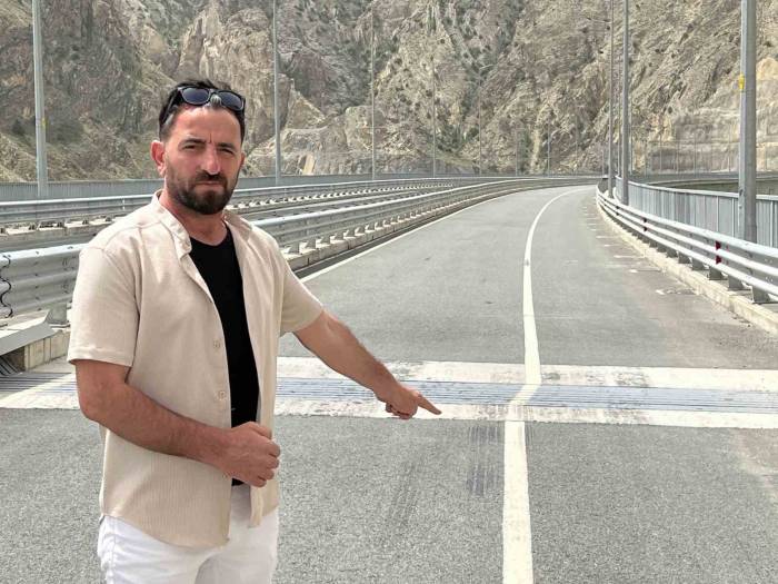 Artvin’de Kayma Ve Çatlamaların Meydana Geldiği Viyadük Sürücüleri Tedirgin Ediyor