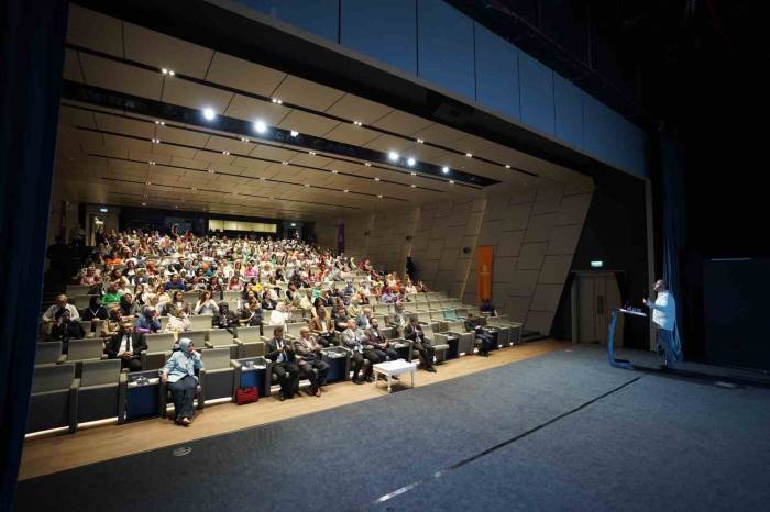 Başakşehir’de “Çocuklarla Felsefe Zirvesi” Yapıldı