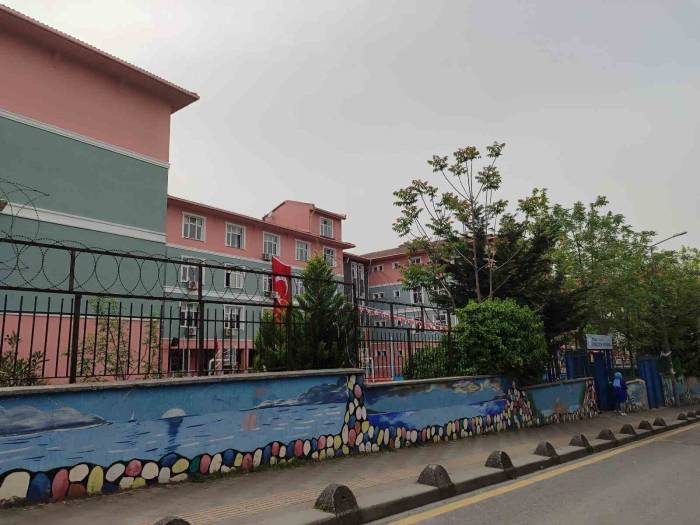 Esenler’de Öğretmene "Kötü Not" Dayağı