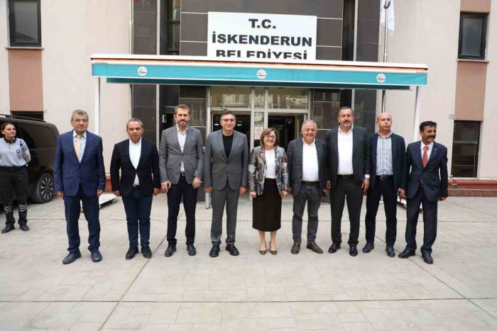 Gaziantep Büyükşehir Belediyesi, İskenderun’da Sahaya İndi