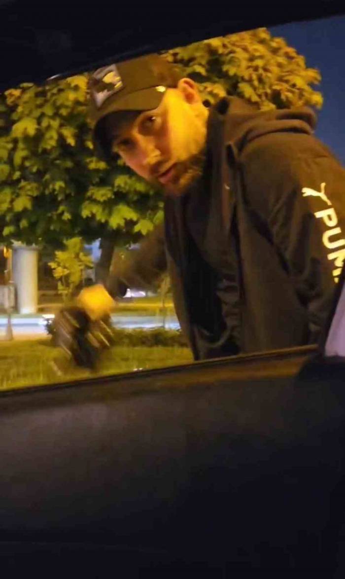 İstanbul’da Pişkin Müşteriler Kamerada: Sigara İçirmeyince Ücretini Ödemeyip Kaçtılar