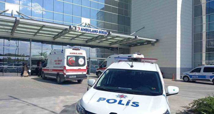 Arkadaşını Vurup Pişman Olunca Hastane Önüne Bırakıp Kaçtı