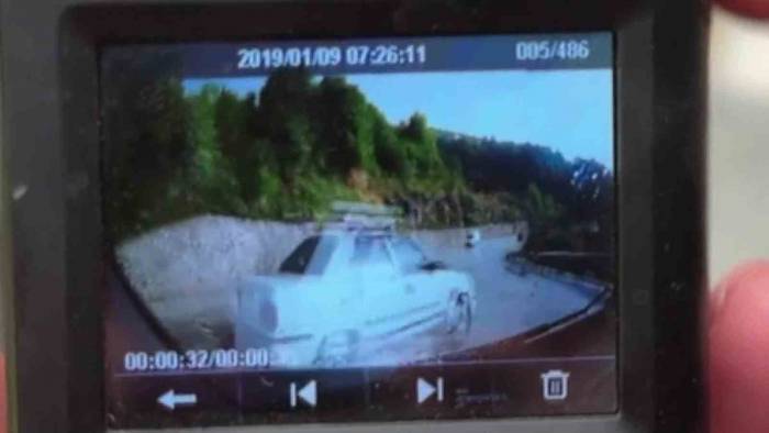 Yağmur Nedeniyle Kayganlaşan Yolda İki Araç Çarpıştı: 4 Yaralı