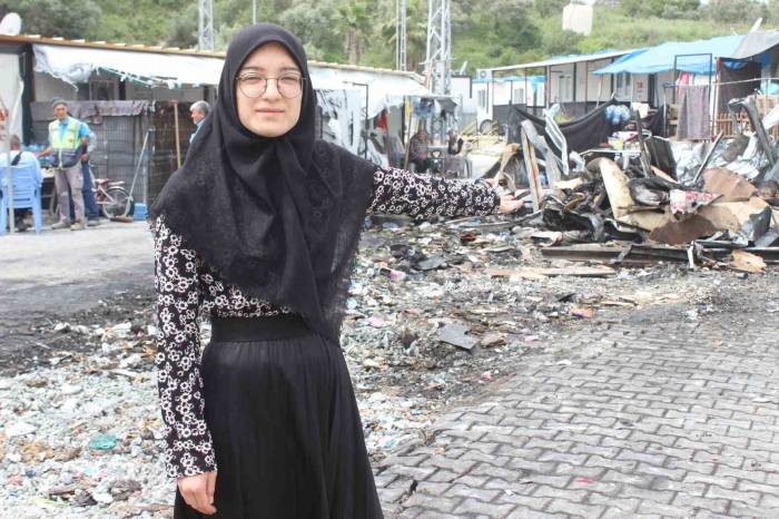 Afetzede Vatandaşlar, Konteynerlerin Alevlere Teslim Olduğu Anları Anlattılar