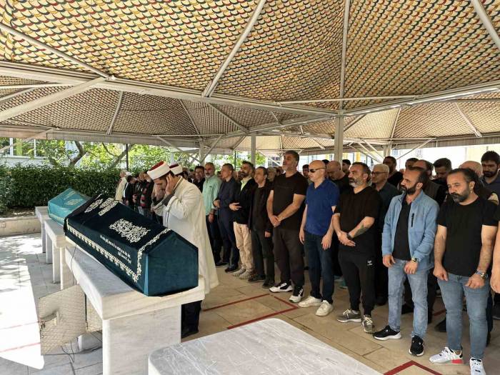 Kartal’da Rezidansta Öldürülen Kadın, Şarkıcı Yalın’ın Kuzeni Çıktı