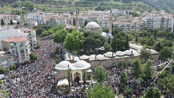 Manisa’da On Binlerce El Şifaya Uzandı