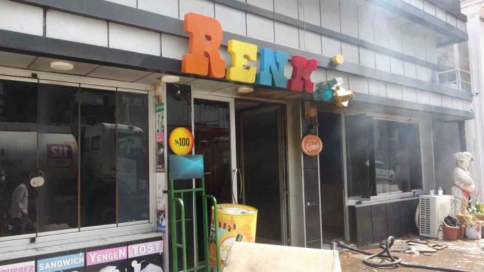 Adana’da Kafedeki Yangın Korkuttu