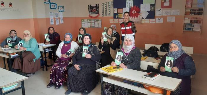 Kars’ta Jandarmadan Annelere Uyuşturucu Eğitimi