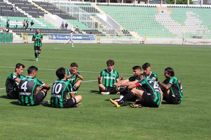 Tff 2. Lig: Denizlispor: 4 Uşakspor: 1