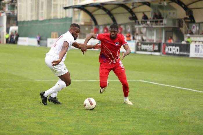 Trendyol 1. Lig: Ankara Keçiörengücü: 4 - Ümraniyespor: 2