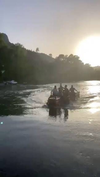 İlk Gören Tekne Sanıyor, Traktör Olduğuna İnanamıyor