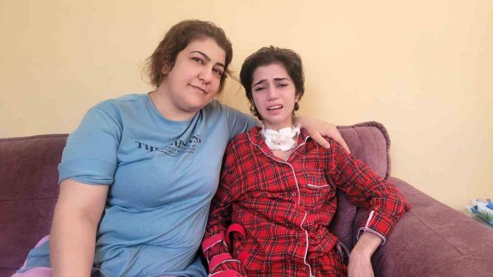 Hayali Hostes Olmaktı Trafik Kazası Hayatını Kararttı