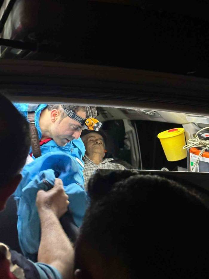 Çiriş Otu Toplarken Kaybolan Yaşlı Adam 15 Saat Sonra Bulundu