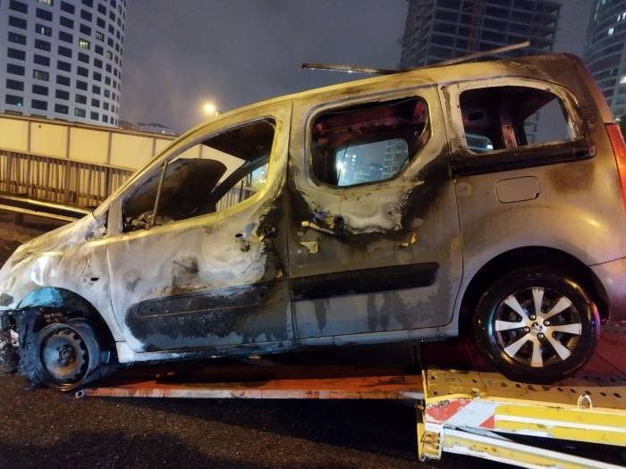 Ümraniye’de Seyir Halindeki Araçta Yangın