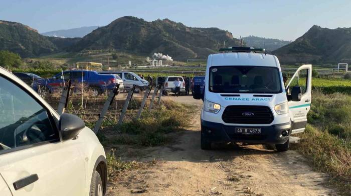 Birlikte Yaşadığı Kadını Öldürüp Kuyuya Attı