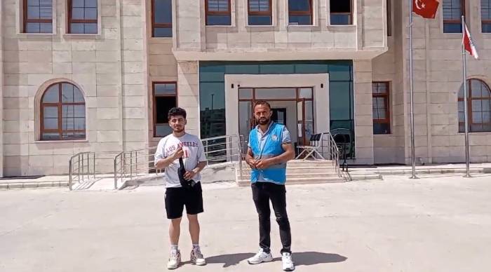 Batman’da Belediye Personelinden Örnek Davranış