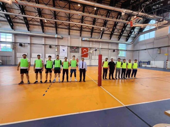 Voleybol Heyecanı Başladı