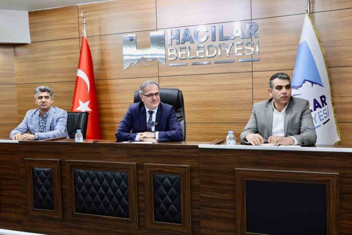 Başkan Özdoğan Muhtarlarla İstişare Toplantısı Yaptı