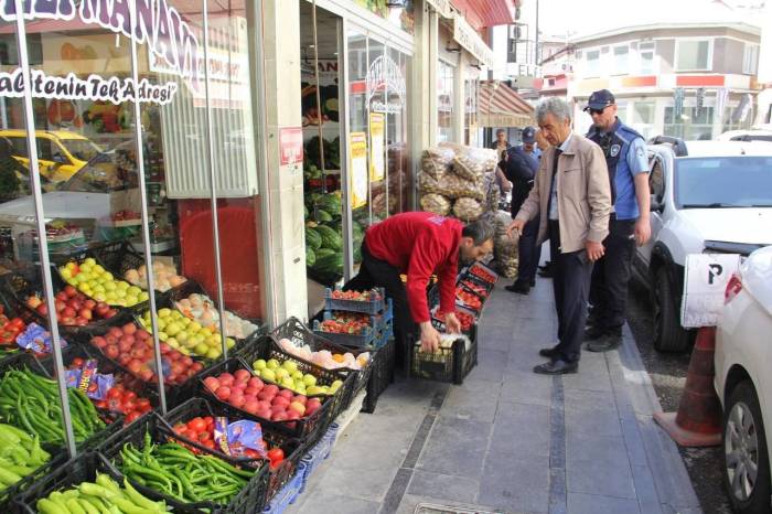 İşgal Edilen Kaldırımlara Zabıta Denetimi