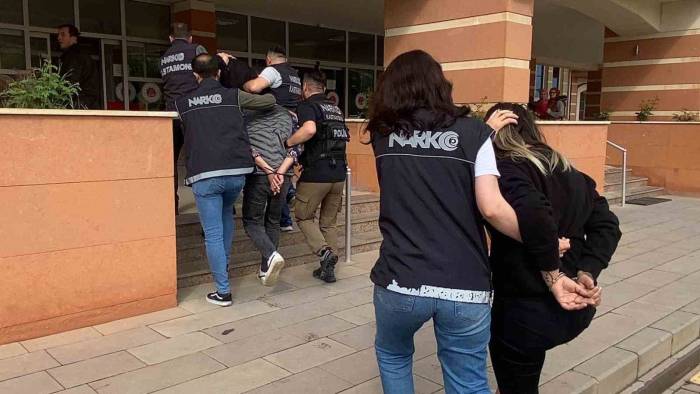 Kastamonu’da Uyuşturucu İle Yakalanan 1’i Kadın 3 Kişi Tutuklandı