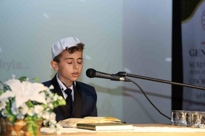 Kuran-ı Kerim’i En Güzel Okumak İçin Yarıştılar